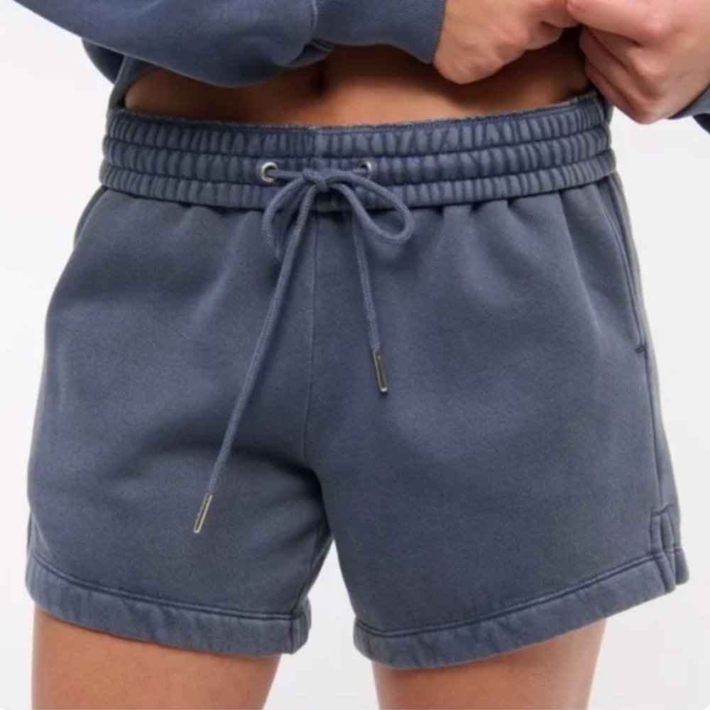 Abercrombie High Rise Sunday Mini Short, Navy, Size XL